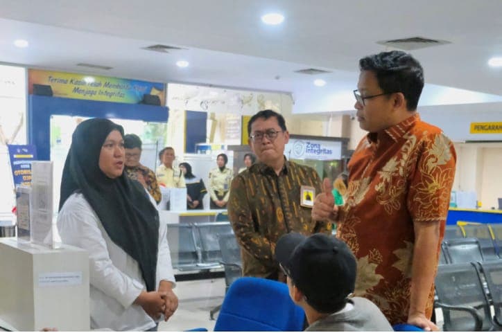 Dirjen Pajak Sidak KPP Makassar Dengar Pengalaman Coretax